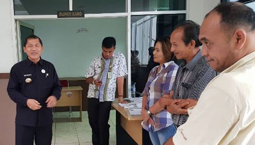 beralaskan tikar