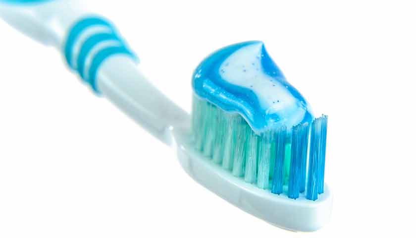 cara menghilangkan komedo dengan pasta gigi