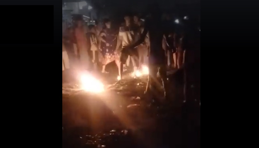 Sudirman alias Pai dibakar ditengah lapangan