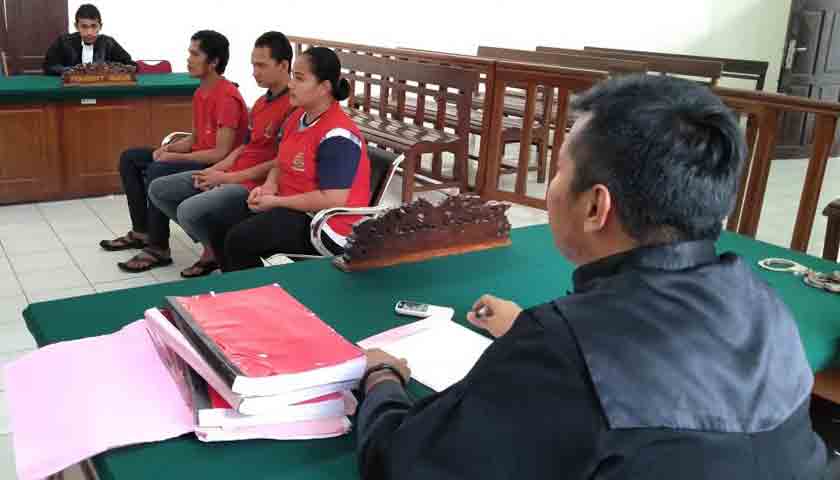 sihaloho dibunuh istri persidangan