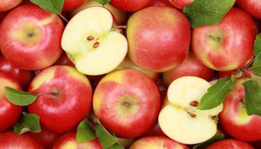 Mengkonsumsi apel secara rutin