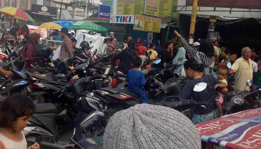 Pembagian sembako kampanye