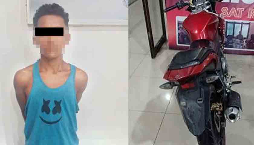 mencuri sepeda motor