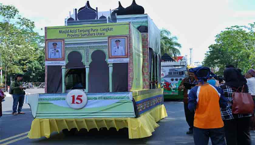 miniatur masjid azizi