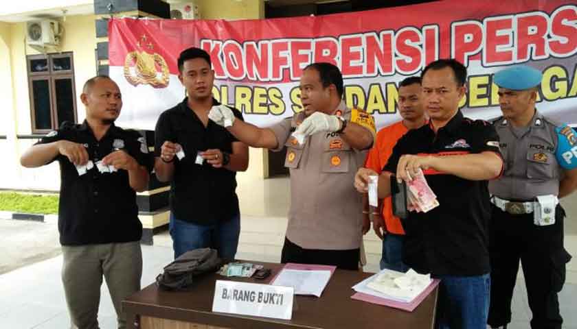 ditangkap dalam toilet