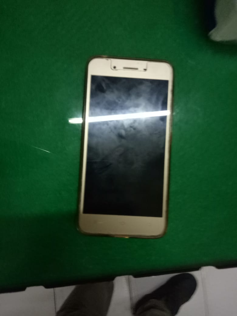 Penjambret ponsel bonyok3