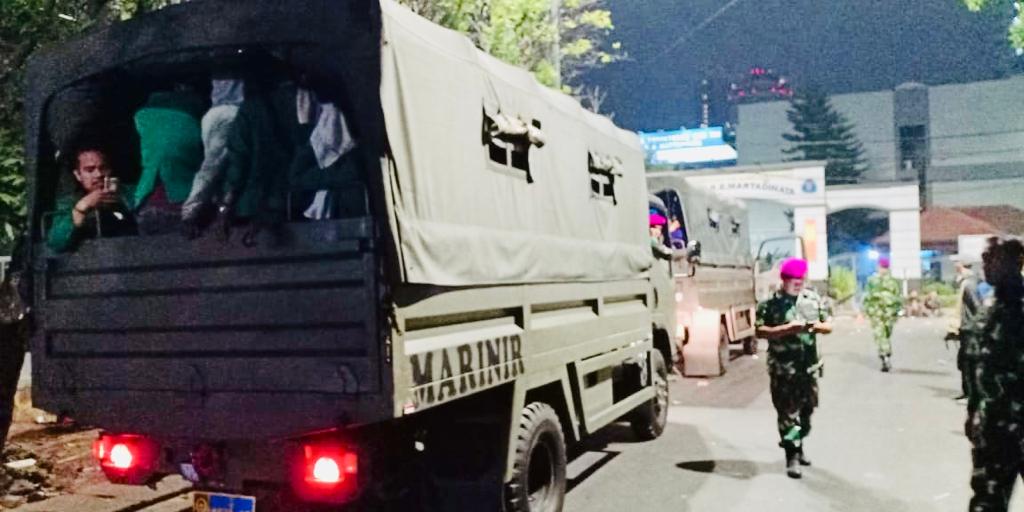 Evakuasi ratusan mahasiswa3