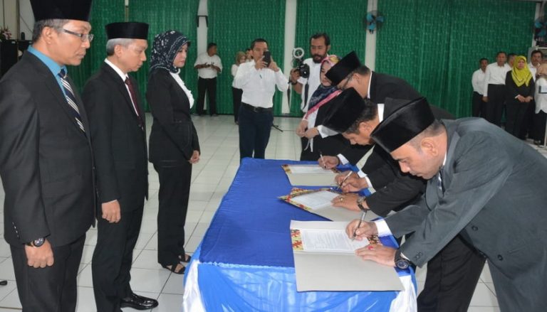 Direktur Utama PDAM Medan lantik 35 pejabat baru