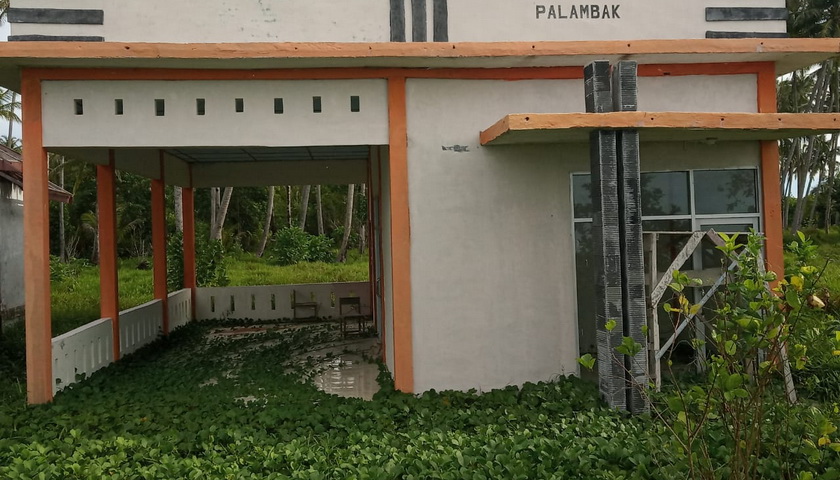 Bangunan Diving Center Palambak