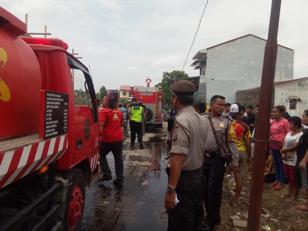 rumah Diamuk sijago merah3
