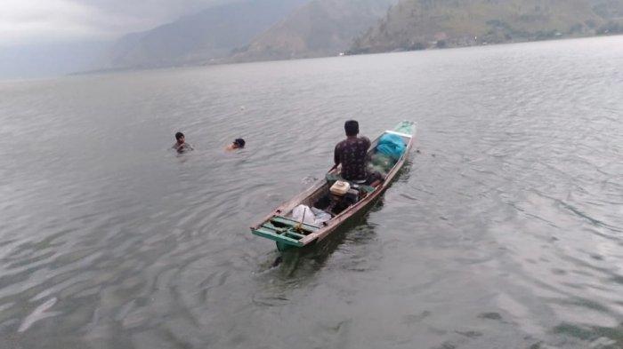 tenggelam di danau toba2