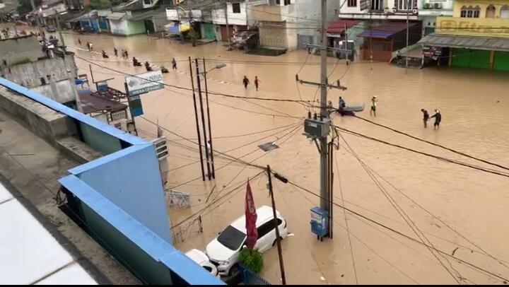 Banjir di Kampung Lalang Medan, Aktivitas Warga Tersendat