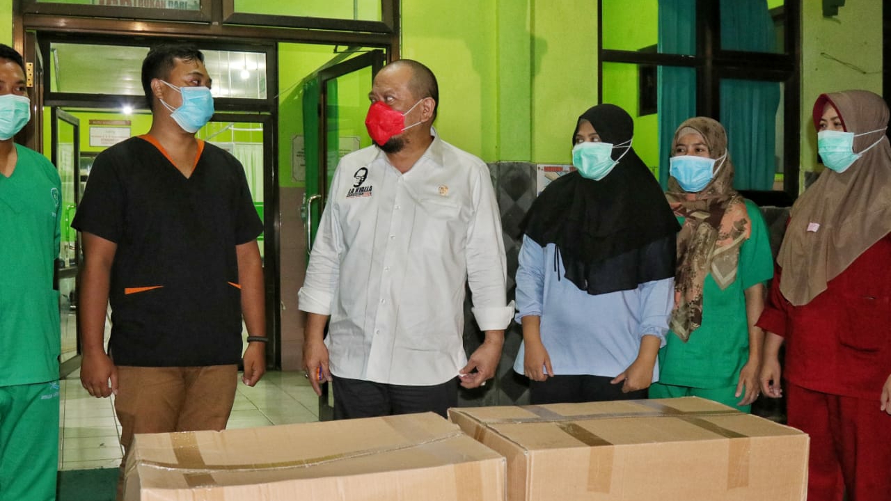 Ketua DPD RI Apresiasi Kerja Cepat TNI AL Kirimkan Baju APD ke Mamuju