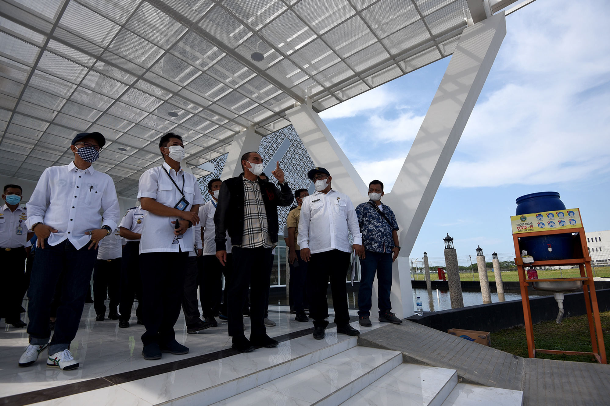 Gubsu Tinjau Progres Pembangunan Gedung VIP Bandara Kualanamu
