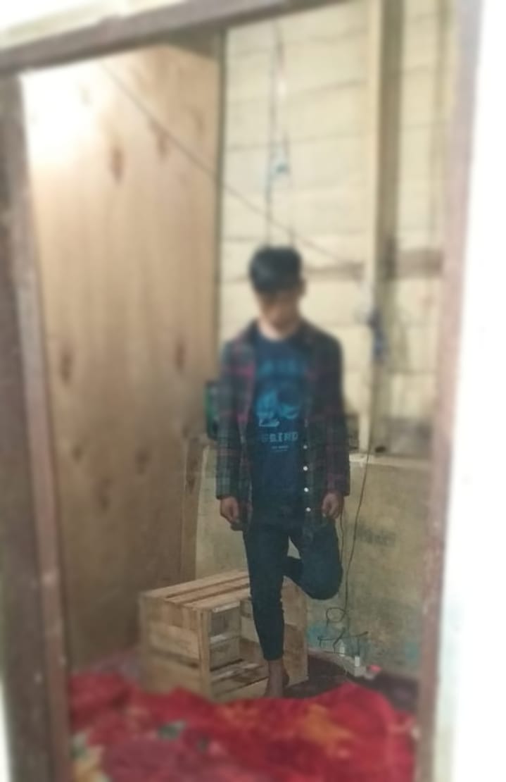 Tewas Gantung Diri