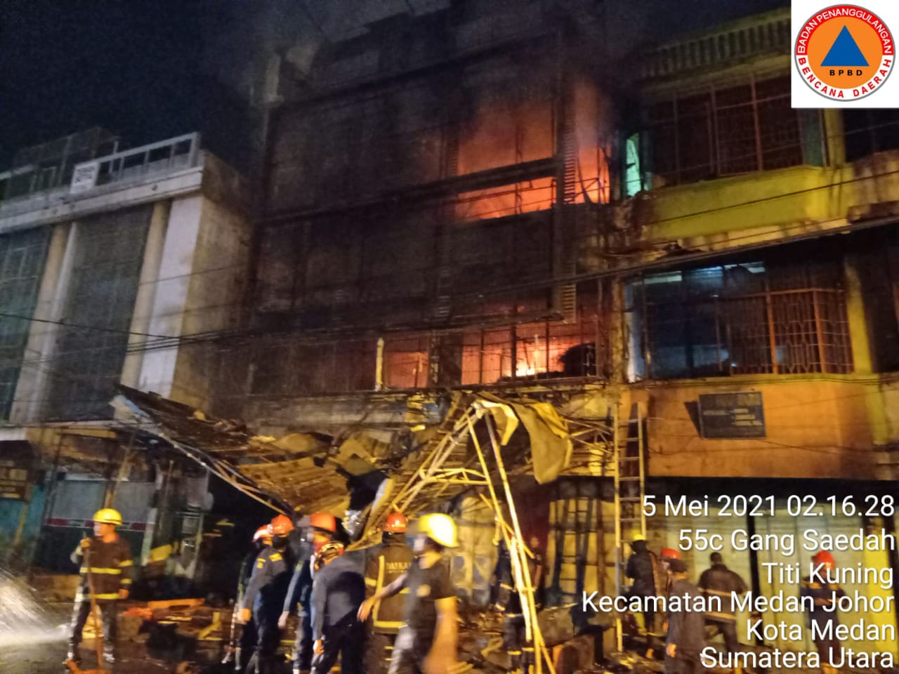 2 Ruko Perabot di Brigjend Zein Hamid Medan Terbakar