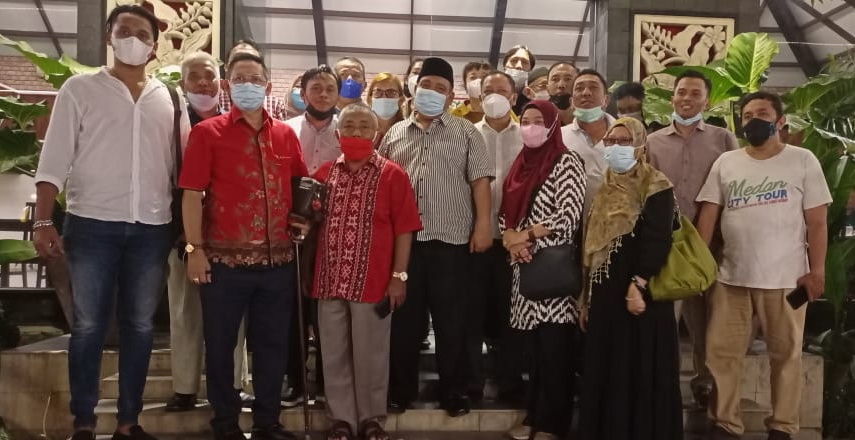 pemilik media siber