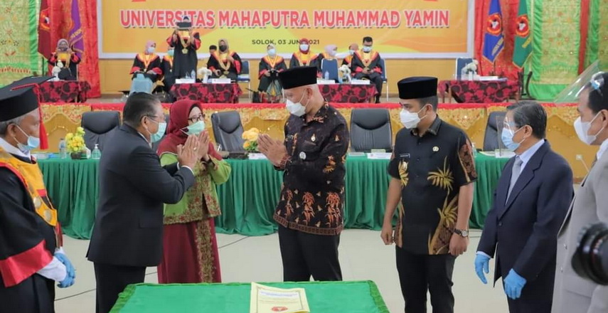 Wisuda ke-55 UMMY (Universitas Mahaputra Muhammad Yamin) Solok