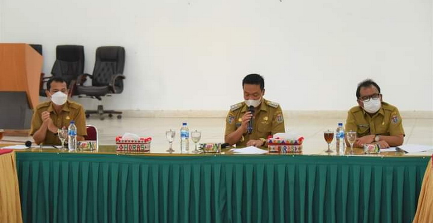 Wakil Bupati Humbahas Oloan Paniaran Nababan SH MH membuka