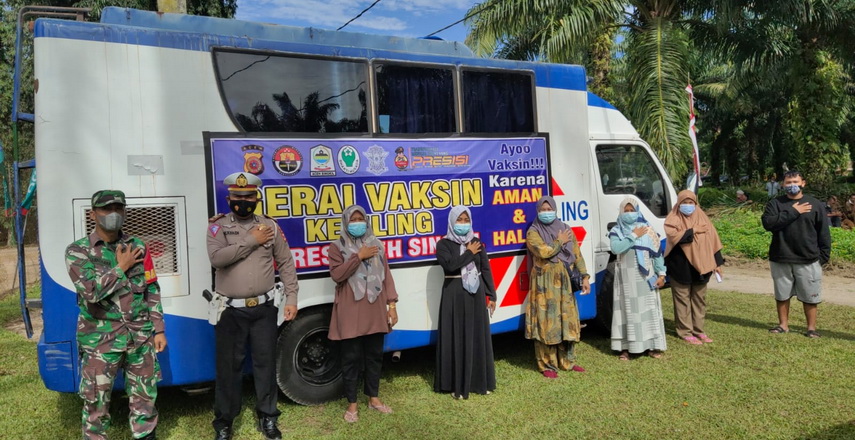 Satlantas Polres Aceh Singkil melakukan kegiatan Gerai Vaksin Keliling