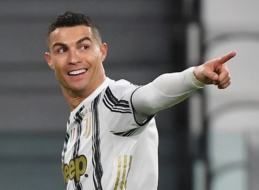 Juventus Niat Jual Ronaldo di Grup WhatsApp