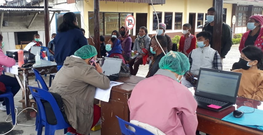 percepatan vaksinasi, Humbang Hasundutan mendapat nomor urutan keempat dari kabupaten/kota se-Sumatera Utara.