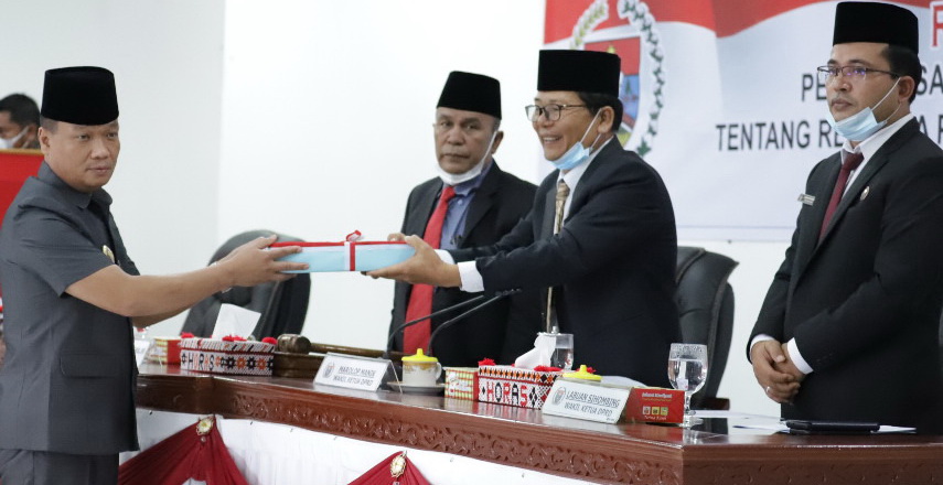 DPRD Humbang Hasundutan menggelar Paripurna Rancangan Peraturan Daerah (Ranperda) tentang RPJMD Humbahas Tahun 2021-2026, Jumat (3/9/2021).