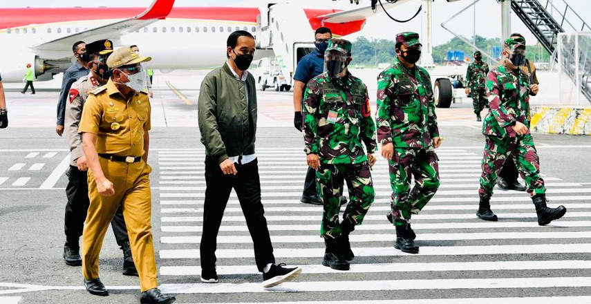 Gubernur Sumut Edy Rahmayadi dan Forum Koordinasi Pimpinan Daerah (Forkopimda) Sumut menyambut Presiden RI t