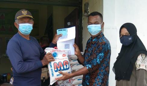 Di Aceh Singkil, Warga Yang Mau Divaksin Dapat Sembako