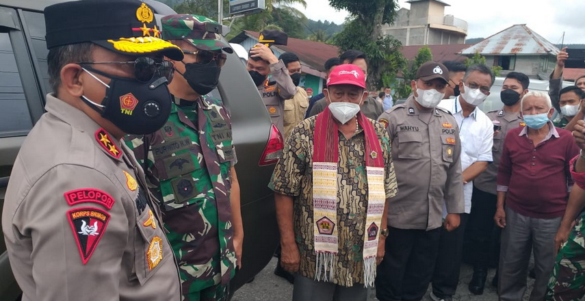 Kapolda Sumut Irjen Panca Putra S MSi turun langsung meninjau kondisi keamanan pada Pemilihan Kepala Desa Serentak di Taput, Selasa (23/11/2021)