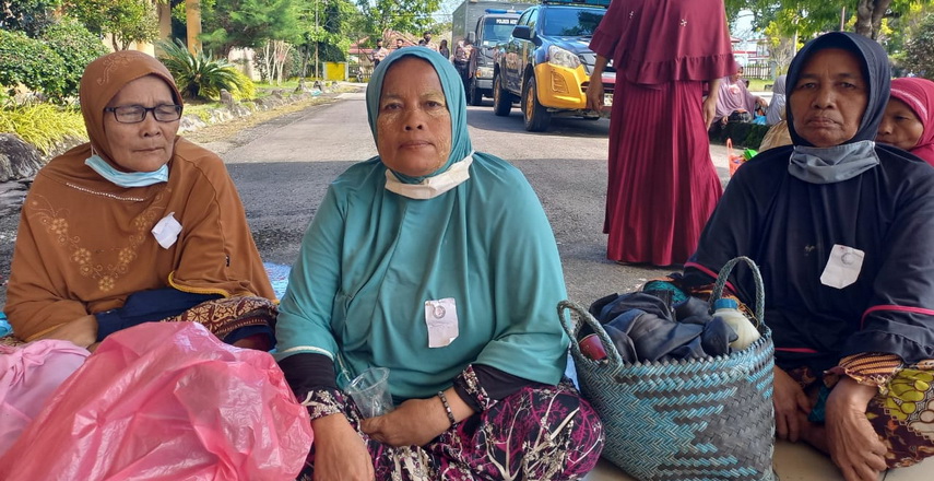 Warga Ketapang Indah Aceh Singkil Lakukan Aksi Demo