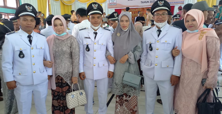 Bupati Aceh Singkil Dulmusrid lantik 41 kepala desa terpilih pada Pilciktak 14 November 2021 yang lalu