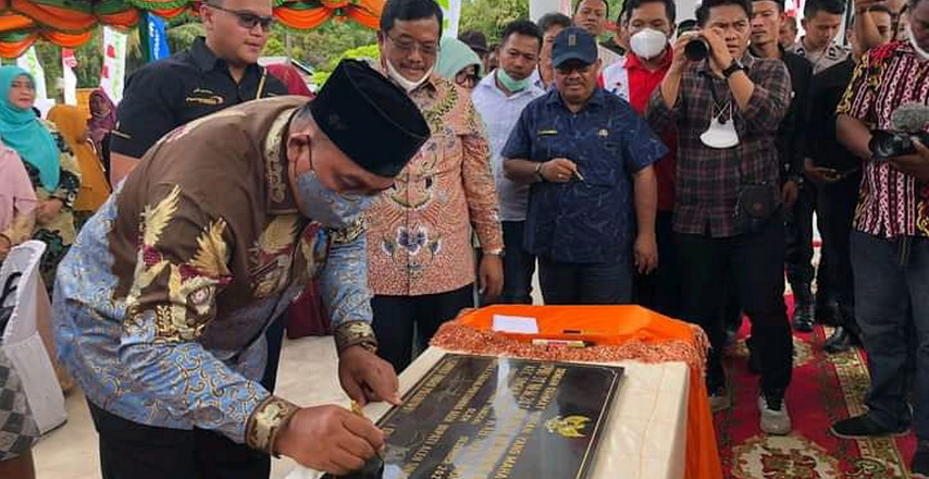 Dua dari enam SPBU 3T yang dibangun di Provinsi Aceh berada di Kabupaten Aceh Singkil, yakni di Kecamatan Singkil Utara dan Kecamatan Singkohor