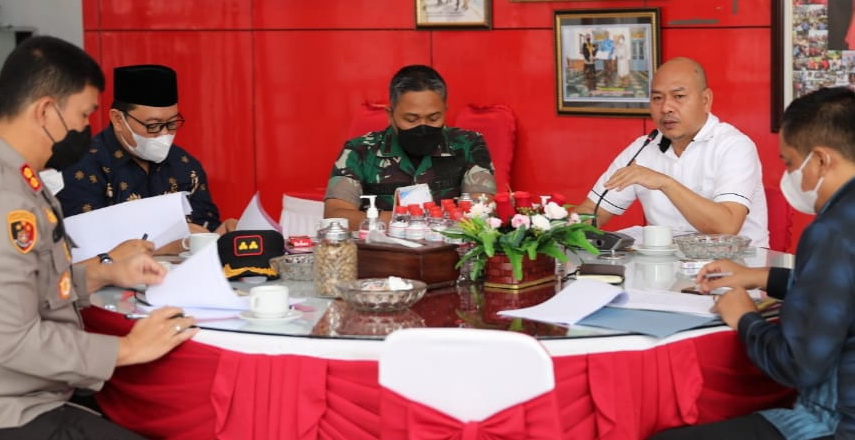 Bupati Taput Drs Nikson Nababan MSi pimpin rakor