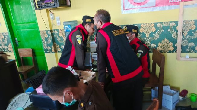 Dugaan Kasus Korupsi, Kantor Dinas Kesehatan Padangsidimpuan Digeledah Jaksa