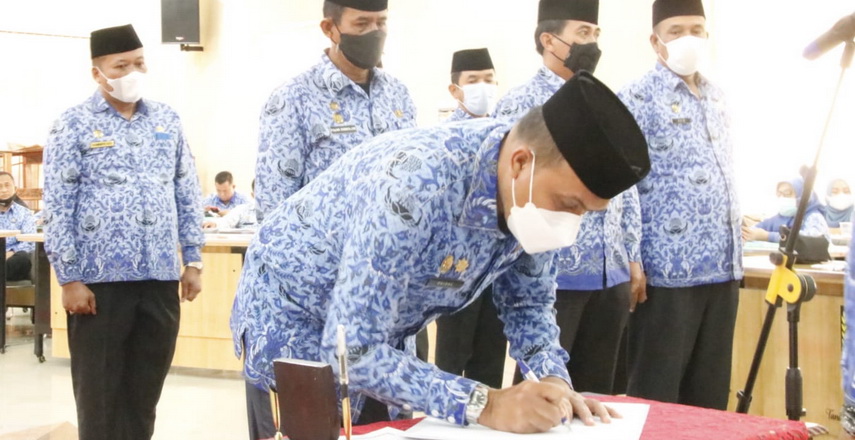 Pengukuhan Dewan Pengurus KORPRI Kabupaten Sergai Masa Bakti 2022-2027 berlangsung di Aula Sultan Serdang