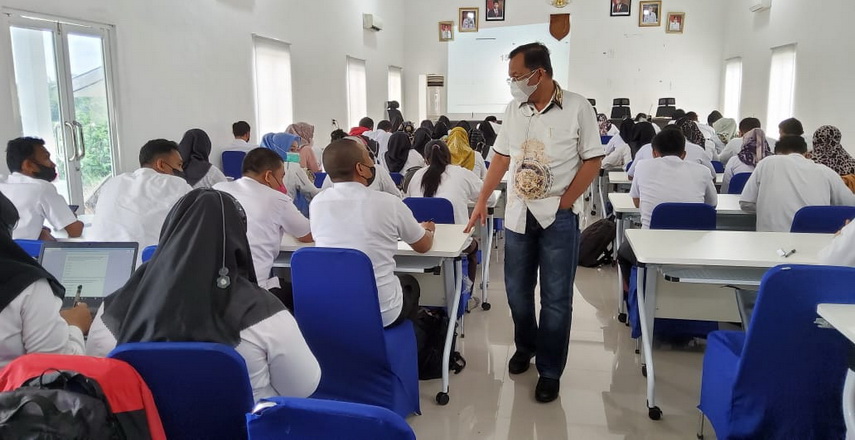 Dinas Pendidikan Batubara melakukan penilaian melalui assesmen terhadap Aparatur Sipil Negera (ASN) di lingkungan Dinas Pendidikan, Jumat (31/12/2021)