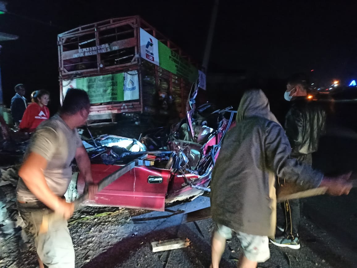 Telah terjadi kecelakaan lalulintas di Huta Bagasan Humbahas dan merenggut nyawa sebanyak enam orang.