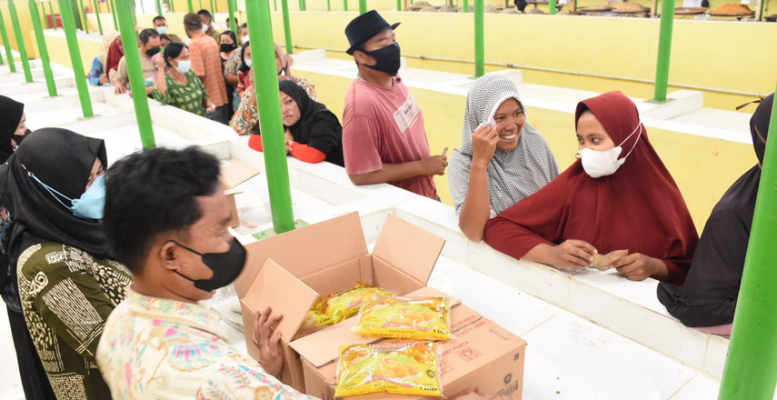 Pemkab Sergai kembali melaksanakan gelaran pasar murah. Kali ini kegiatan tersebut berlangsung di Pasar Rakyat Sei Rampah dan Teluk Mengkudu, Kamis (17/2/2022)