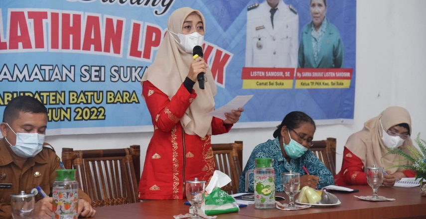 Ketua TP PKK Batubara Maya Indriasari Zahir, membuka Latihan Pengelolaan Program dan Penyuluh Pembinaan Kesejahteraan Keluarga (LP3PKK)