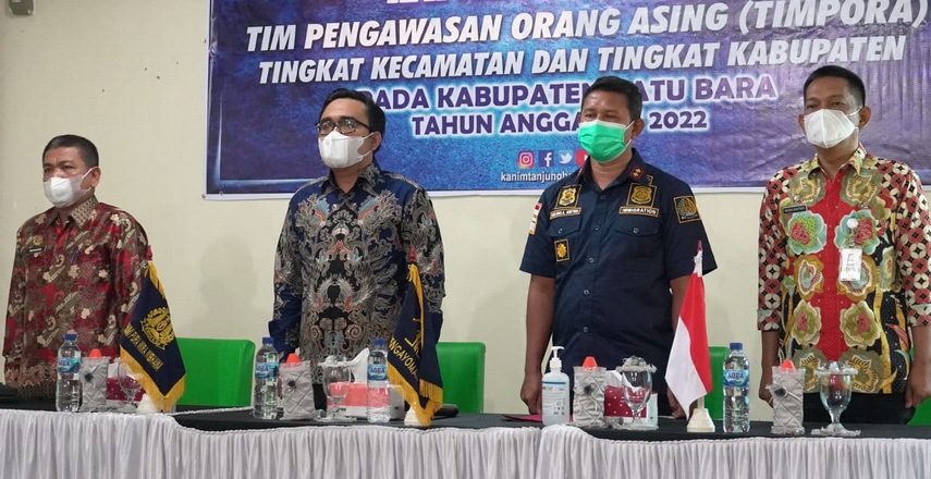 Untuk mengoptimalkan pengawasan imigrasi di tingkat kecamatan dan Kabupaten Batubara, berkangsung Rapat Penguatan Tim Pengawasan Orang Asing (TIMPORA)