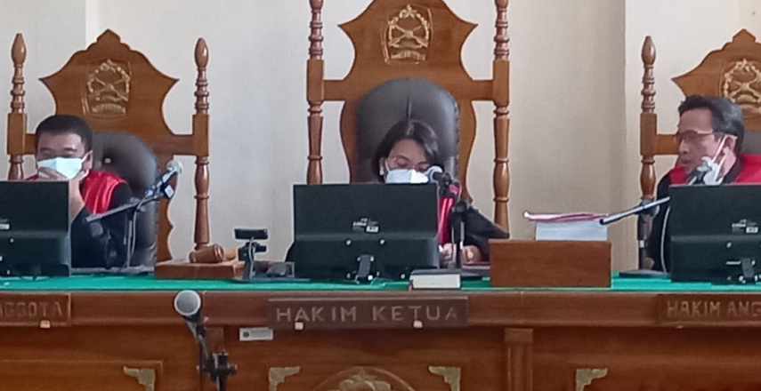 Majelis Hakim Pengadilan Tipikor Medan, Senin (14/3/2022), menunda sidang in absentia perdana Juanda Prastowo (DPO), salah seorang dari dua terdakwa perkara korupsi di Dinas Perhubungan Binjai.