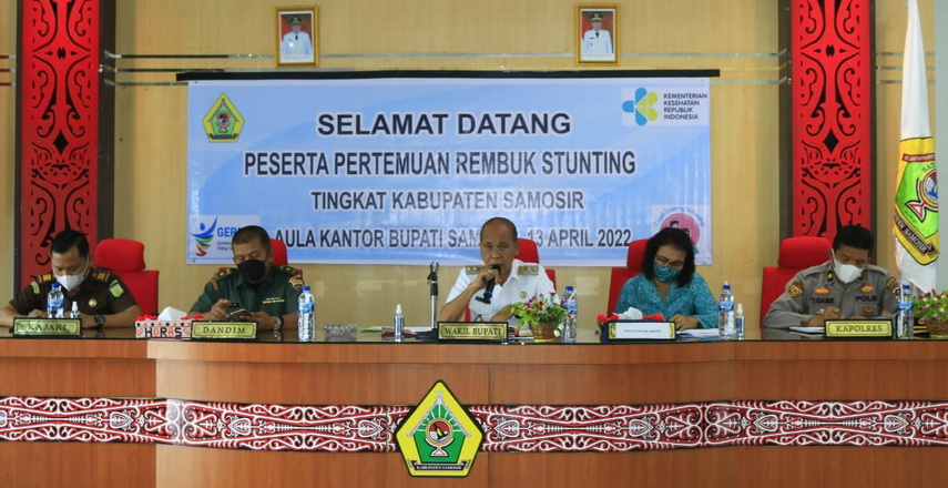 Wakil Bupati Samosir Drs Martua Sitanggang MM membuka sekaligus memimpin pelaksanaan Rembuk Stunting Tingkat Kabupaten Samosir