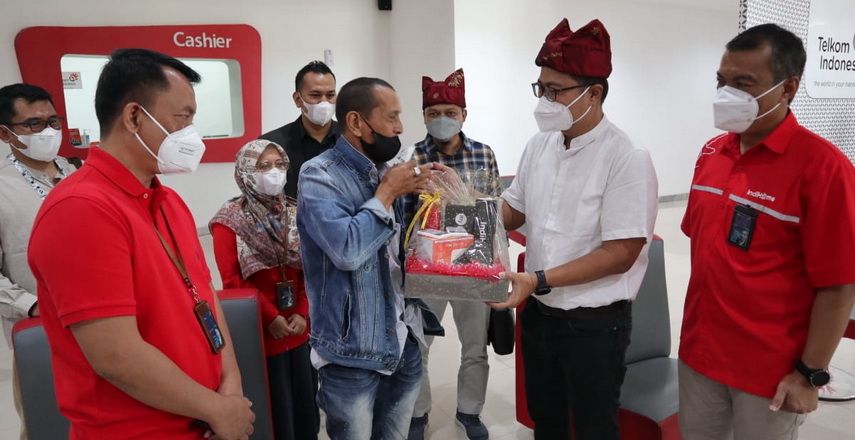 PT Telkom Indonesia (Persero) Tbk (Telkom) kembali menyelenggarakan rangkaian kegiatan tahunan TelkomGroup Siaga RAFI (Ramadan dan Idul Fitri) 2022 dengan tema 'Raihlah Keberkahan Dengan Akhlak yang Mulia'.