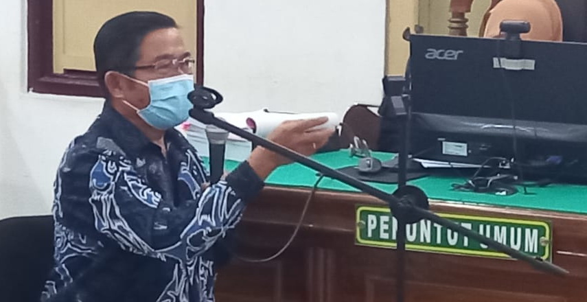 Kurang dari 1 jam mantan Sekretaris Daerah (Sekda) Kabupaten Nias Selatan (Nisel) Asa'aro Laia dicecar majelis hakim diketuai Rina Lestari Sembiring, Senin (4/4/2022), di Cakra 9 Pengadilan Tipikor Medan.