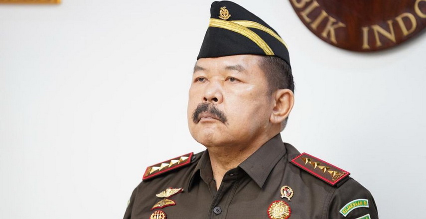 Jaksa Agung RI ST Burhanuddin memerintahkan jajaran pengawasan Kejaksaan RI untuk melakukan monitoring kepada para pegawai yang coba-coba nekat 'bolos'