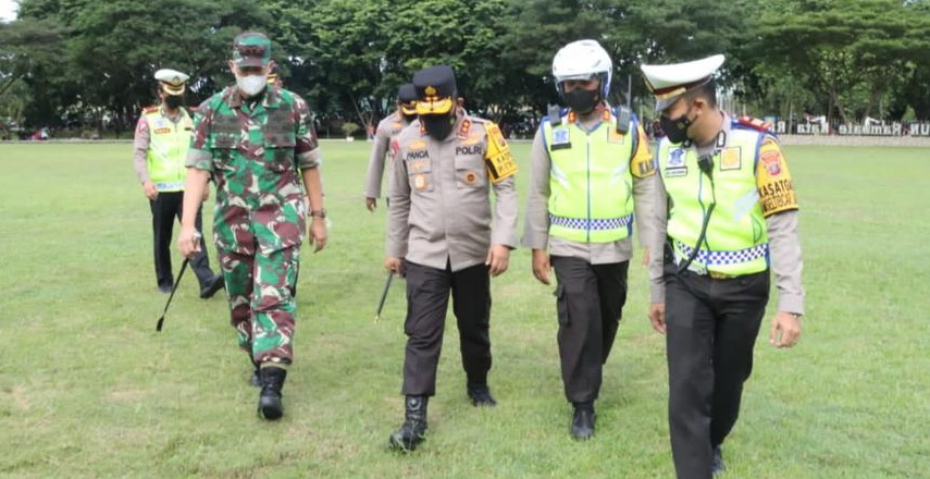 Kapolda Sumut Irjen Pol RZ Panca Putra Simanjuntak, memantau situasi arus balik libur Lebaran Idul Fitri 1443 H di Jalan Lintas Sumatera (Jalinsum), Kamis (5/5/2022).