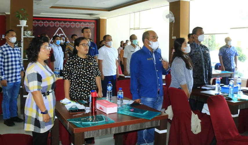 Wakil Bupati Samosir Drs Martua Sitanggang MM membuka secara resmi kegiatan Sosialisasi Implementasi Perizinan Berusaha Berbasis Risiko (OSS-RBA) bagi OPD Teknis.
