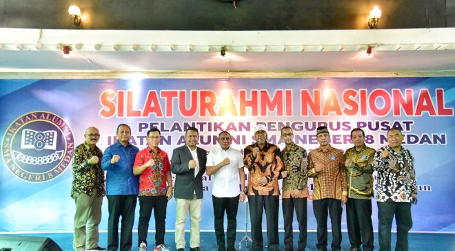 Gubsu Hadiri Pelantikan Pengurus Pusat Ikatan Alumni SMAN 8 Medan