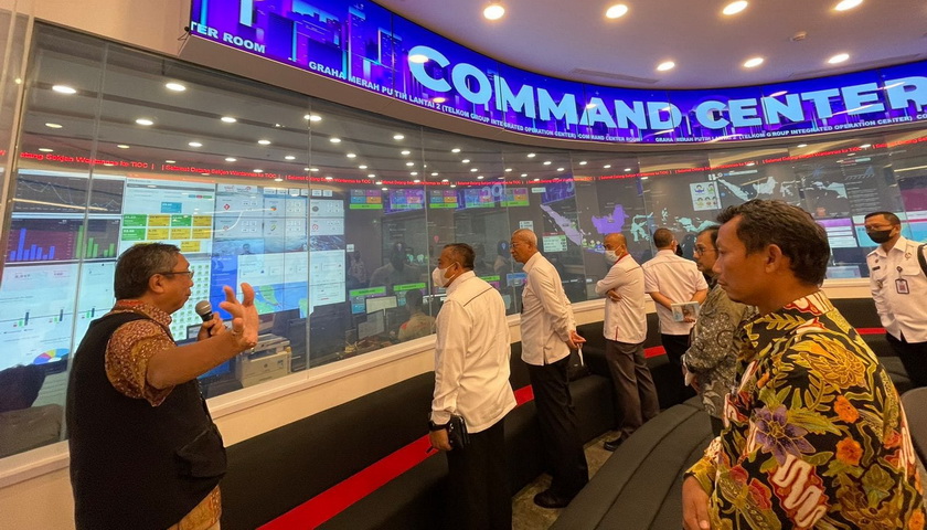 Dewan Ketahanan Nasional Republik Indonesia (Wantannas) melakukan kunjungan resmi ke Command Center Telkom Integrated Operation Center (TIOC) yang berlokasi di lantai 2 Gedung Graha Merah Putih Telkom, Jakarta, Kamis lalu (23/6/2022).